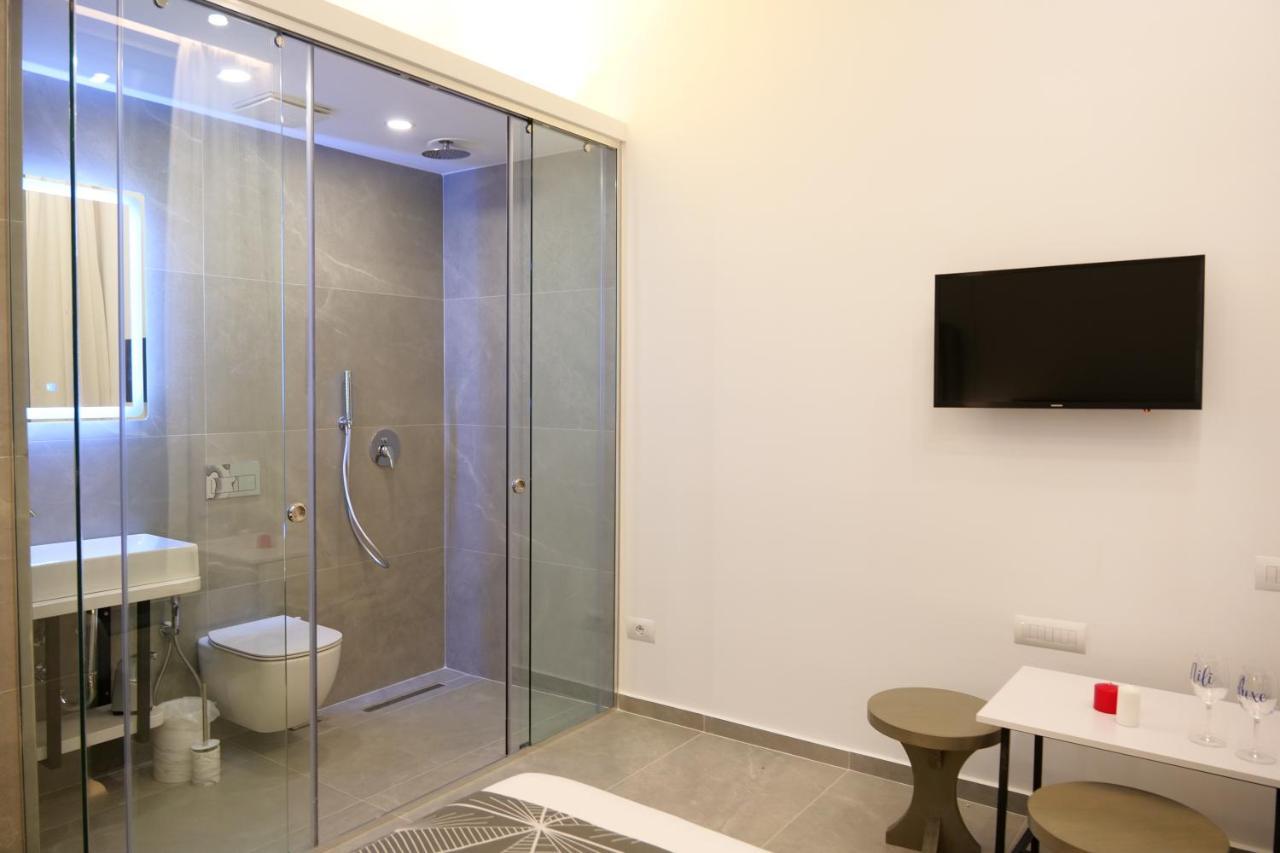 Nili Deluxe Hotell Sarandë