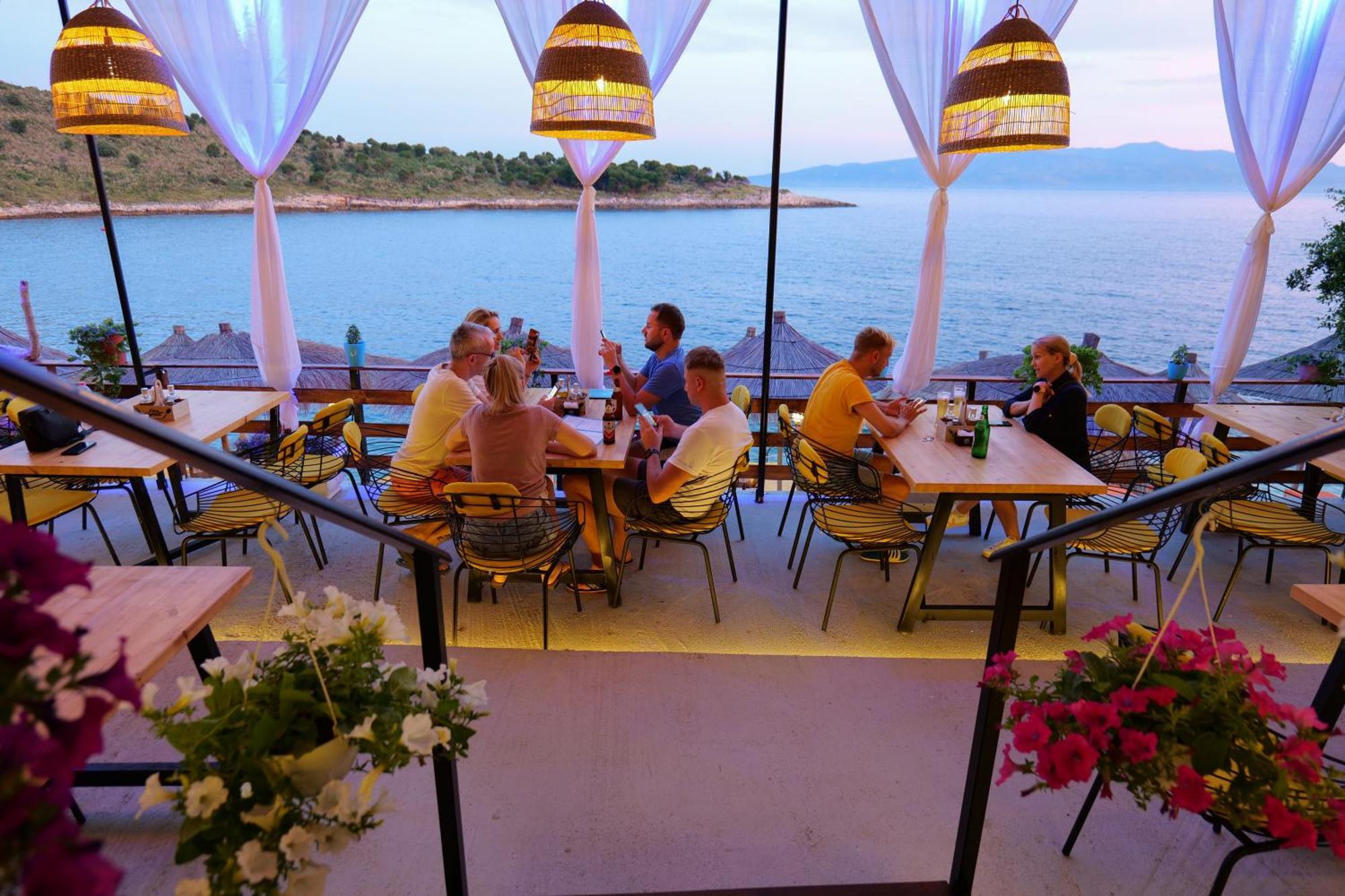 Nili Deluxe Hotell Sarandë